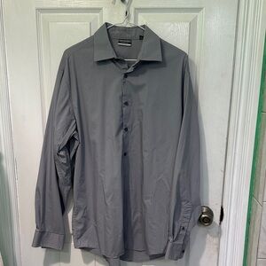 Van Heusen Men's Gray Button-Down Shirt